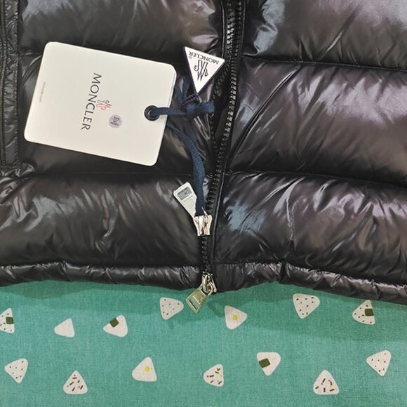 Moncler Padded Logo-Patch Black Down Jacket Gilet - Picture 5 of 10